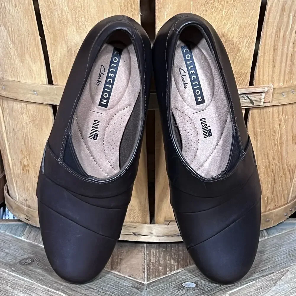 Clarks Emslie Warbler Dark Brown Leather Heeled Loafers Pumps Womens Size 5.5